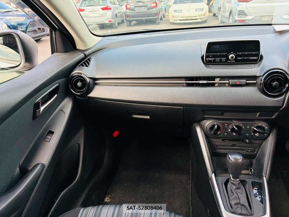 Mazda DEMIO 2019-06 7587624-21