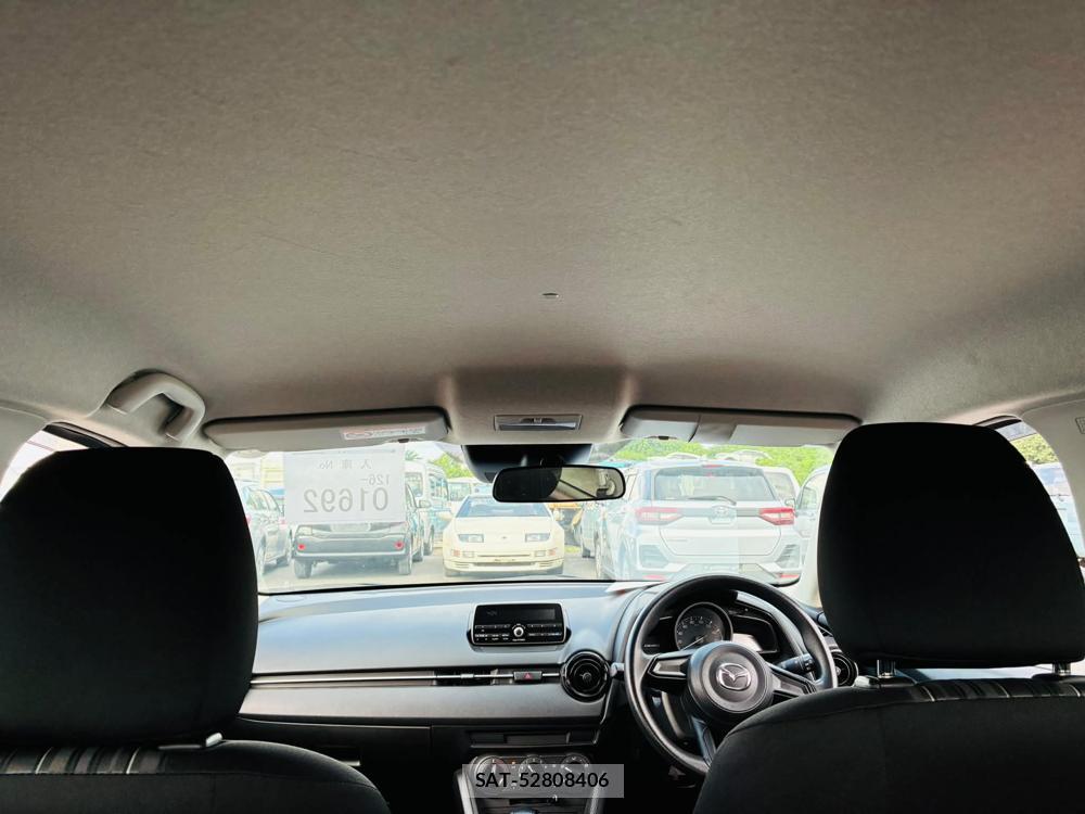 Mazda DEMIO 2019-06 7587624-24