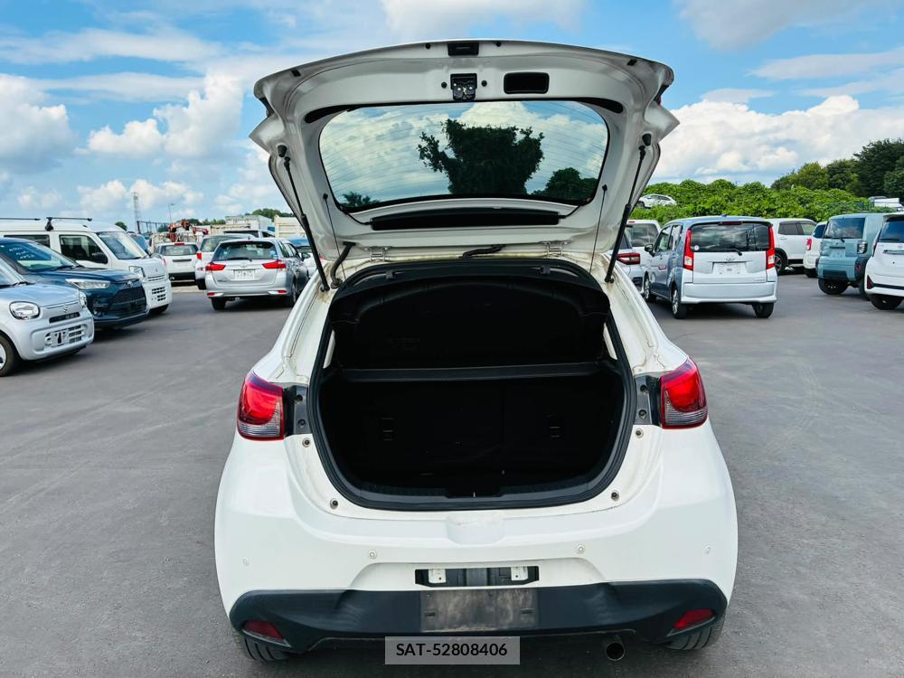 Mazda DEMIO 2019-06 7587624-26