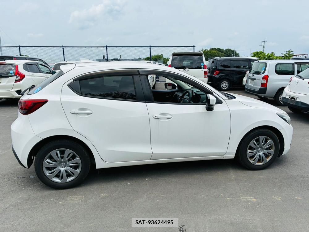 Mazda DEMIO 2019 7465518-5