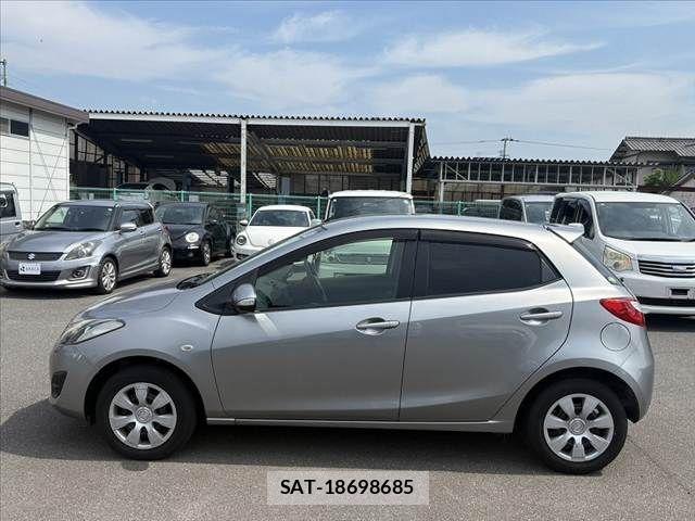 Mazda DEMIO 2013-05 7722838-11