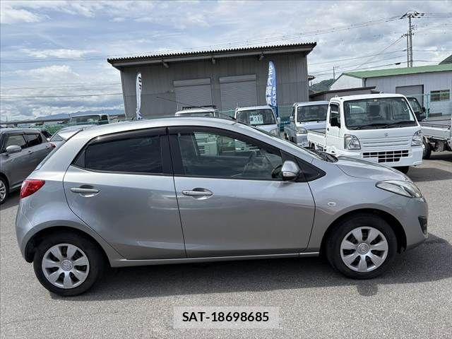 Mazda DEMIO 2013-05 7722838-12