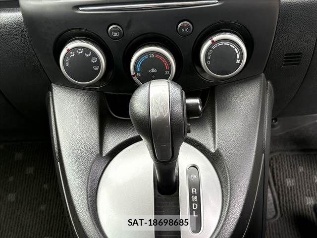 Mazda DEMIO 2013-05 7722838-24