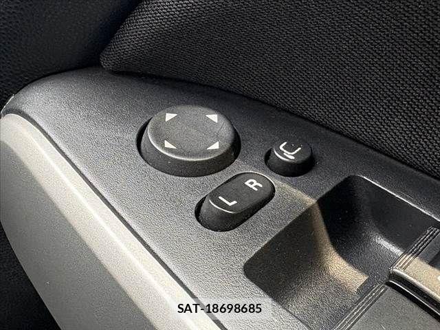 Mazda DEMIO 2013-05 7722838-28