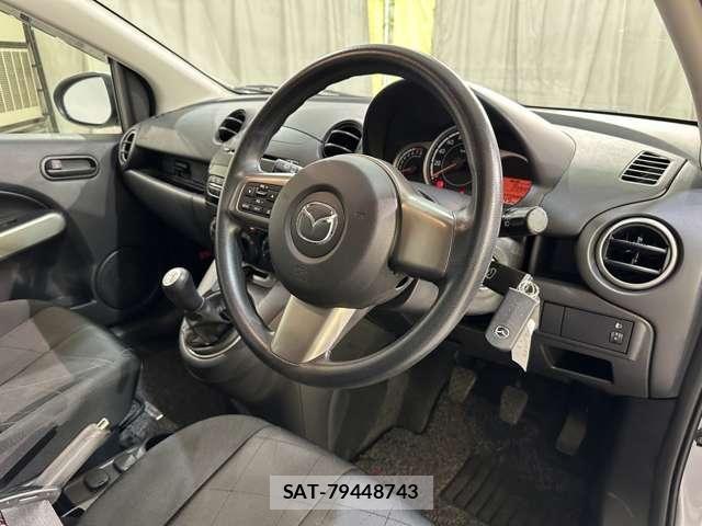 Mazda DEMIO 2014-04 7784450-8