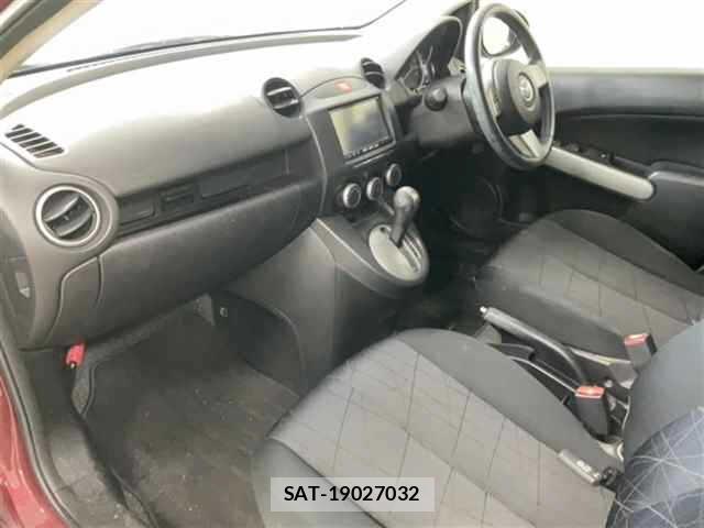 Mazda DEMIO 2013-05 7741749-2