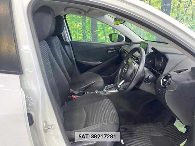 Mazda DEMIO 2018-02 7784458-7