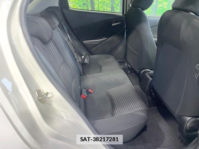 Mazda DEMIO 2018-02 7784458-8