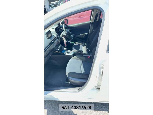 Mazda DEMIO 2014-11 7876194-11