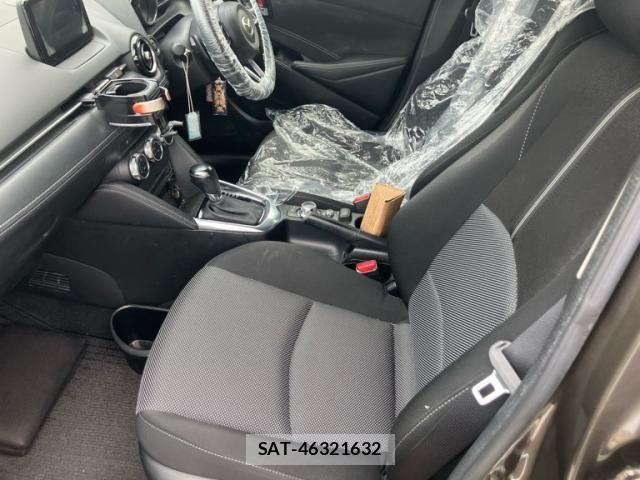 Mazda DEMIO 2016-11 7876203-12