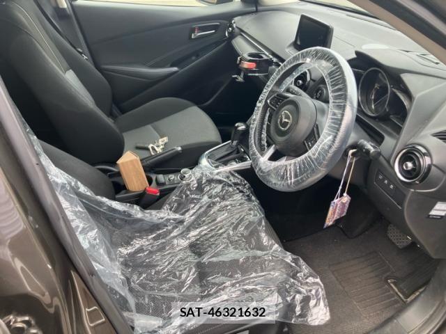 Mazda DEMIO 2016-11 7876203-14