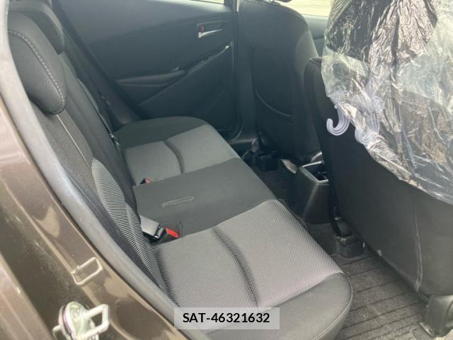 Mazda DEMIO 2016-11 7876203-15