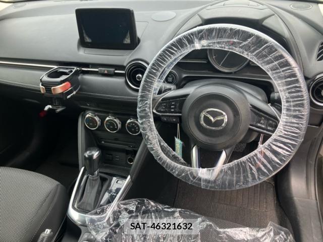 Mazda DEMIO 2016-11 7876203-16