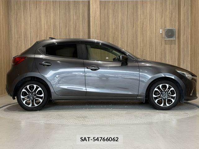 Mazda DEMIO 2016-11 7876180-16
