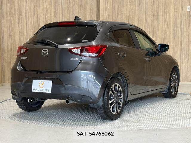 Mazda DEMIO 2016-11 7876180-17