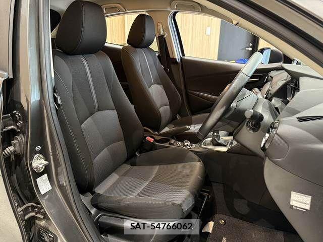 Mazda DEMIO 2016-11 7876180-7