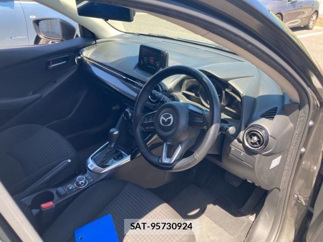 Mazda DEMIO 2017-02 7876186-10