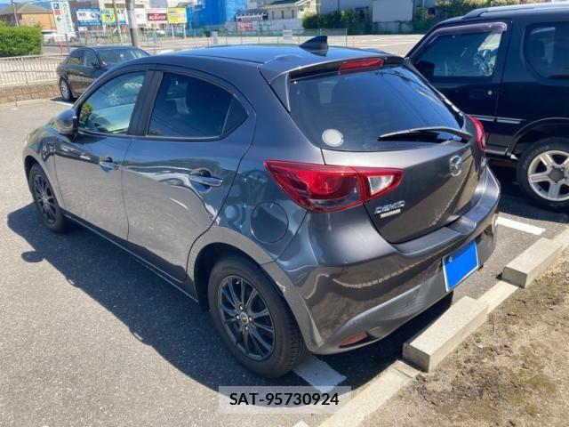 Mazda DEMIO 2017-02 7876186-3
