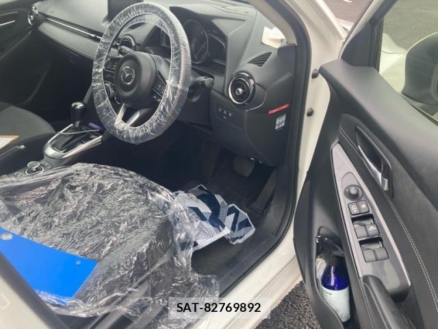 Mazda DEMIO 2017-08 7876182-15