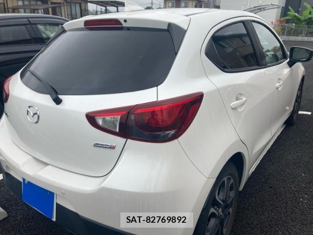Mazda DEMIO 2017-08 7876182-7
