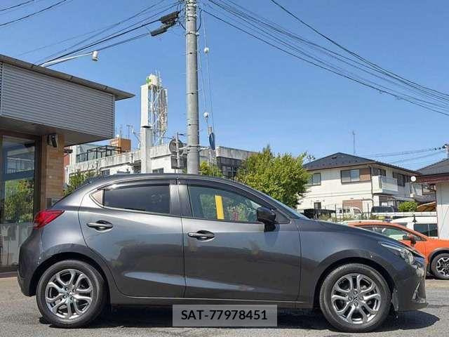 Mazda DEMIO 2018-02 7876177-2