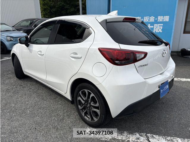 Mazda DEMIO 2016-04 7876184-3