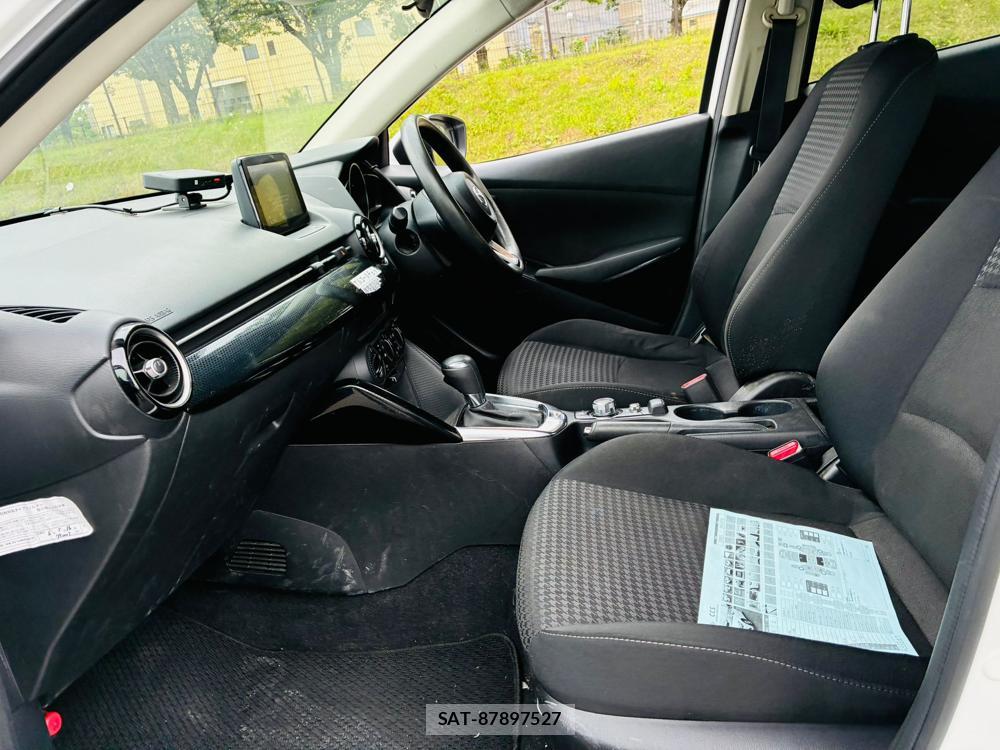 Mazda DEMIO 2019-05 7607391-10