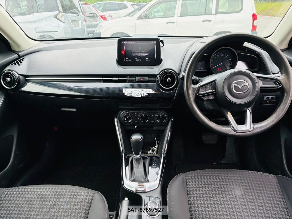 Mazda DEMIO 2019-05 7607391-12