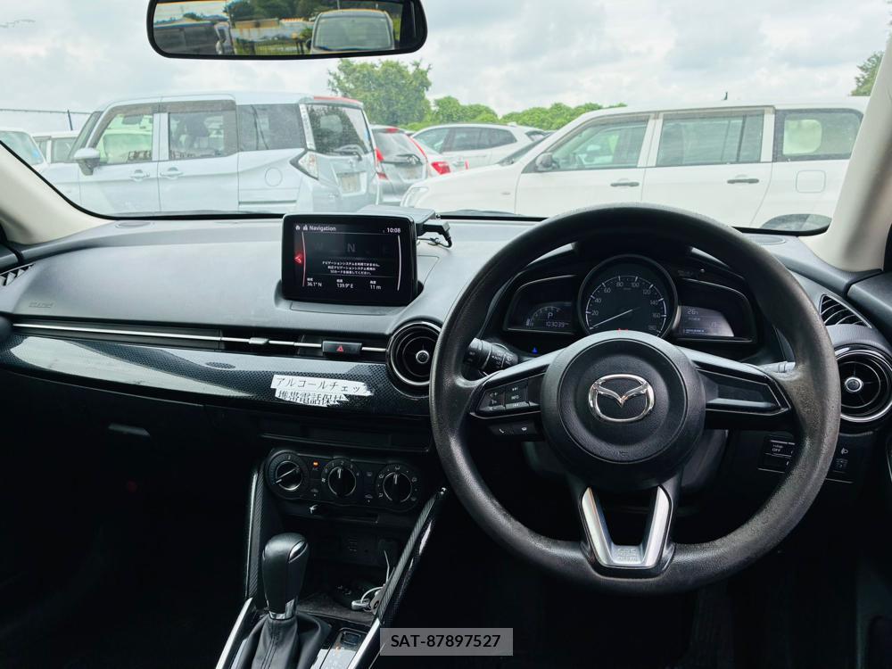 Mazda DEMIO 2019-05 7607391-13