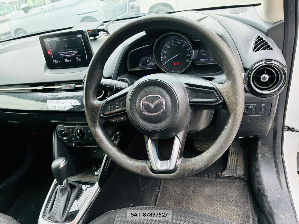 Mazda DEMIO 2019-05 7607391-14