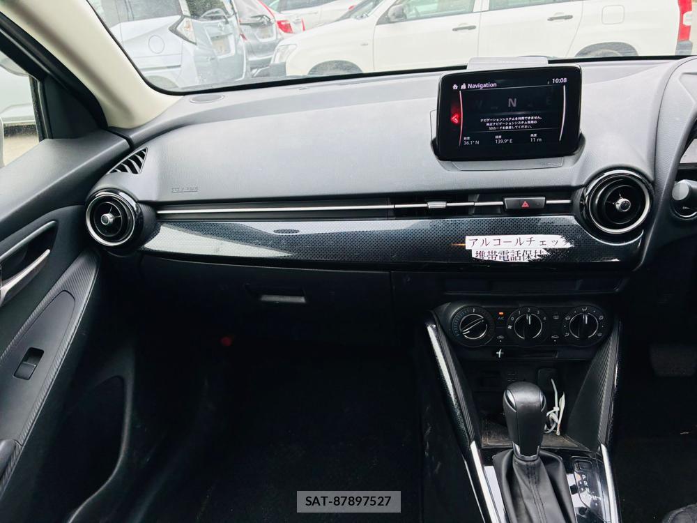 Mazda DEMIO 2019-05 7607391-16