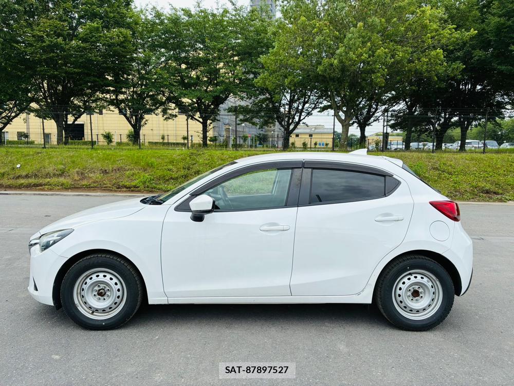 Mazda DEMIO 2019-05 7607391-1