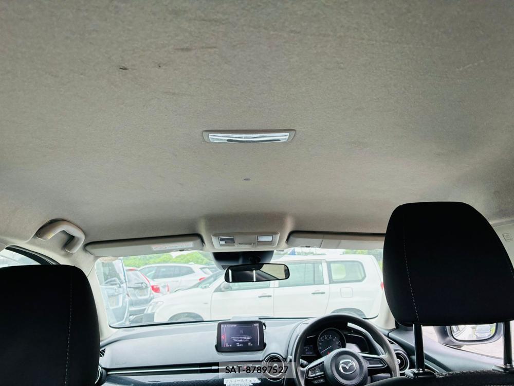 Mazda DEMIO 2019-05 7607391-24