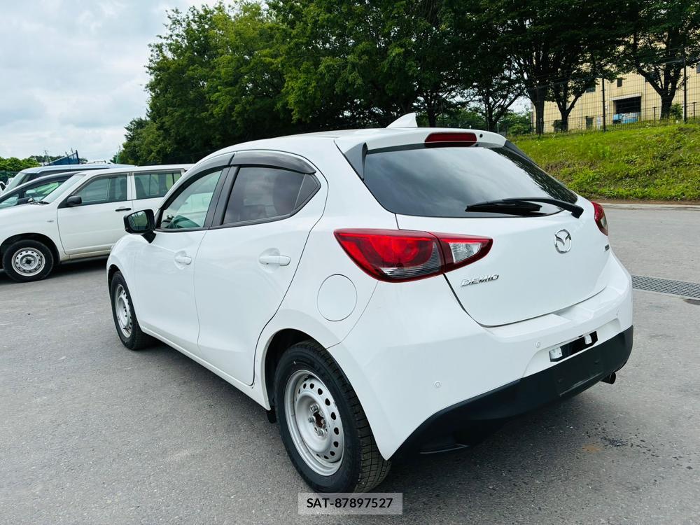Mazda DEMIO 2019-05 7607391-2