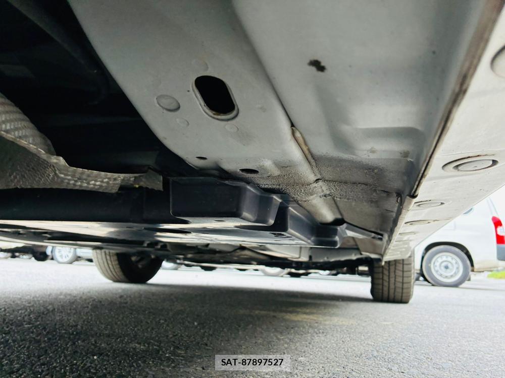 Mazda DEMIO 2019-05 7607391-37