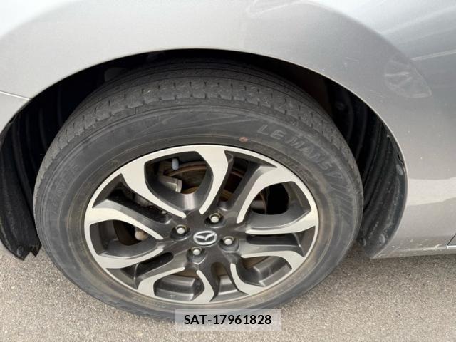 Mazda DEMIO 2015-11 7902538-11
