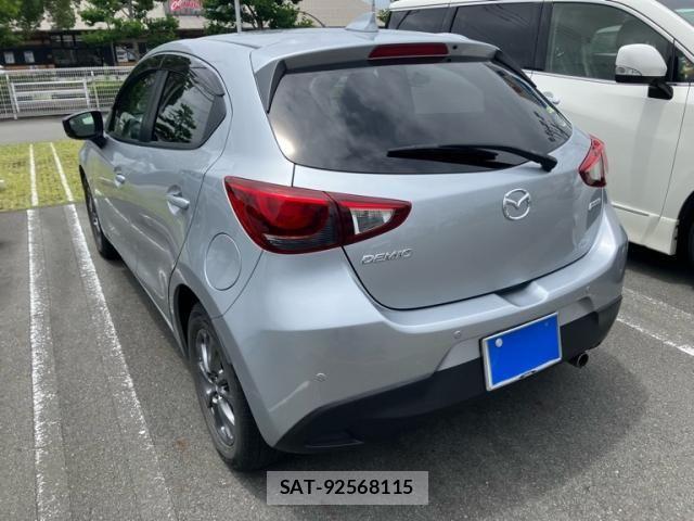 Mazda DEMIO 2017-10 7961247-2