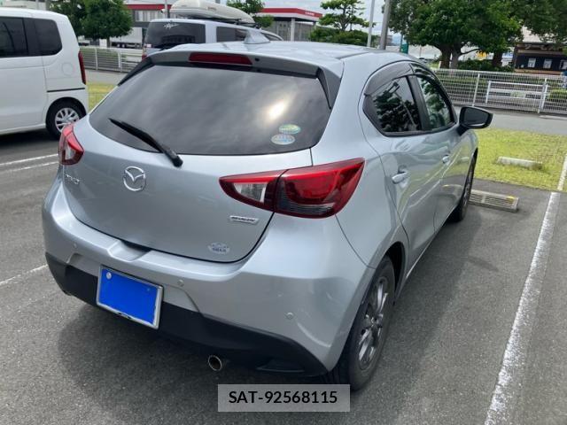 Mazda DEMIO 2017-10 7961247-3
