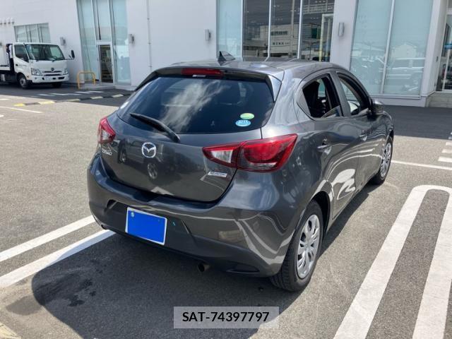 Mazda DEMIO 2017-07 7961252-2