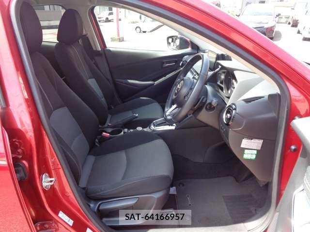 Mazda DEMIO 2018-02 7961246-11