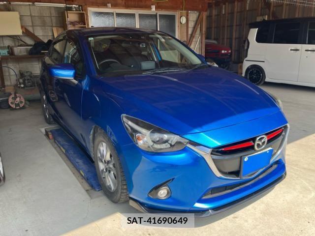 Mazda DEMIO 2015-11 7979081-3