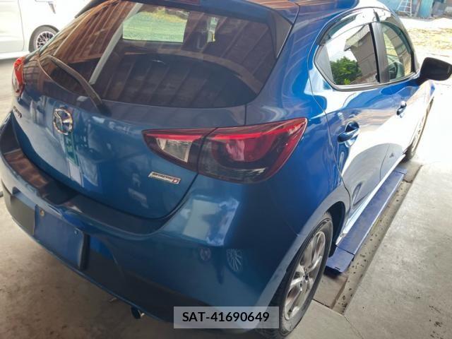 Mazda DEMIO 2015-11 7979081-4
