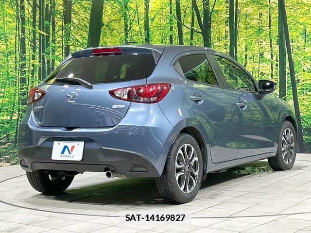 Mazda DEMIO 2015-11 7979074-16