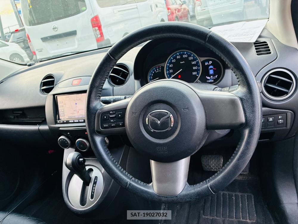 Mazda DEMIO 2013-05 7741749-14