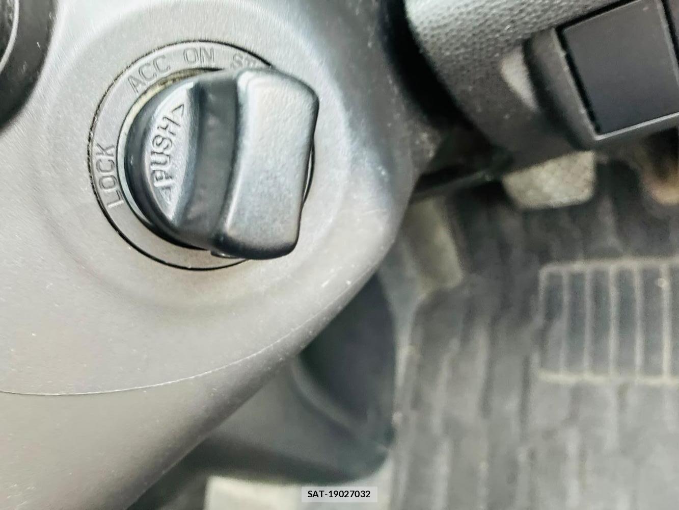 Mazda DEMIO 2013-05 7741749-16