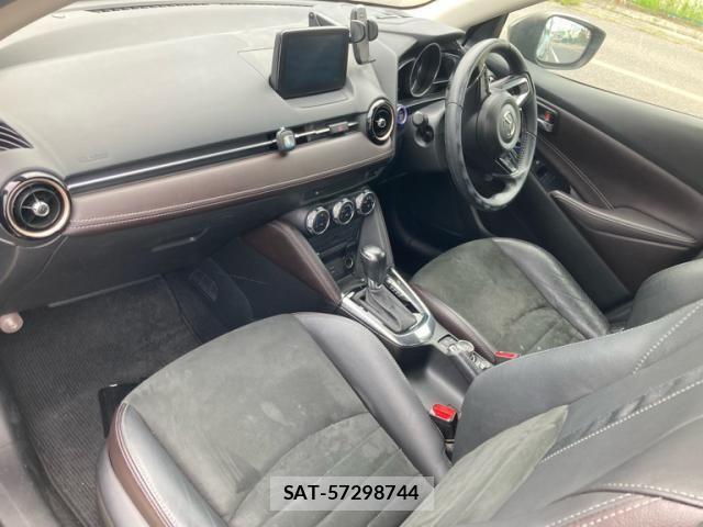 Mazda DEMIO 2016-12 8035299-8