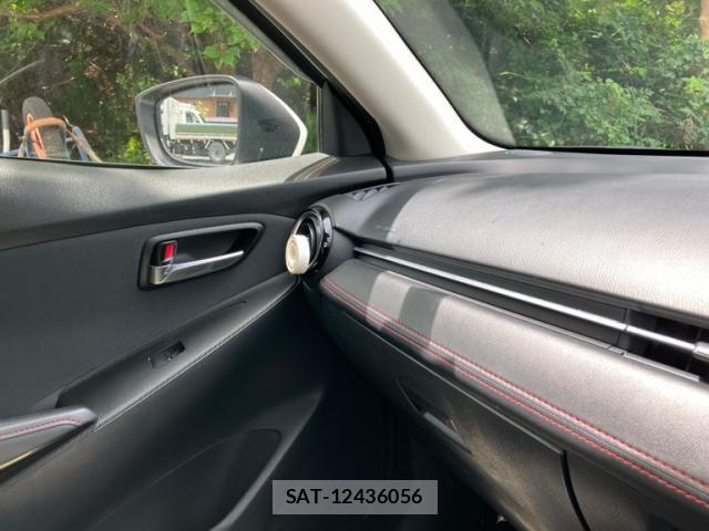 Mazda DEMIO 2014-11 8073603-12