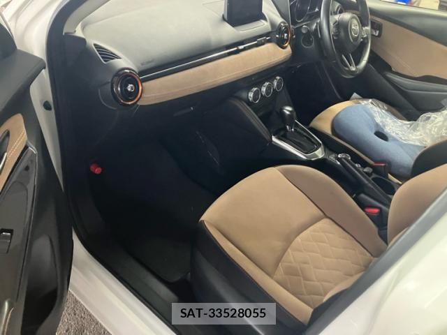 Mazda DEMIO 2016-11 8098941-20