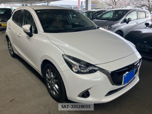 Mazda DEMIO 2016-11 8098941-2