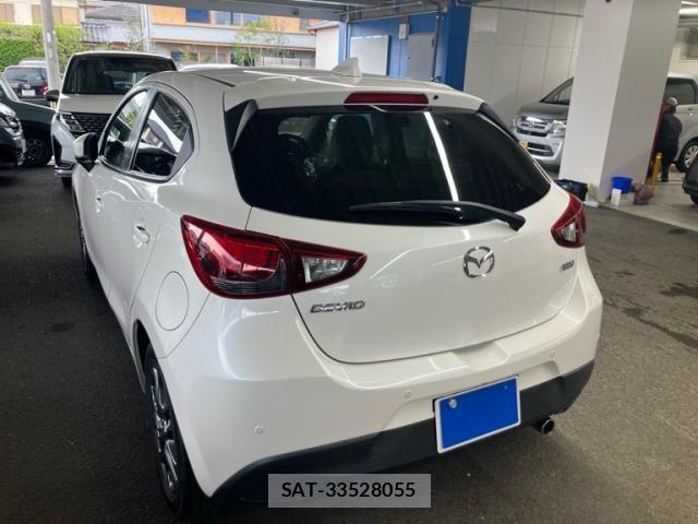 Mazda DEMIO 2016-11 8098941-5
